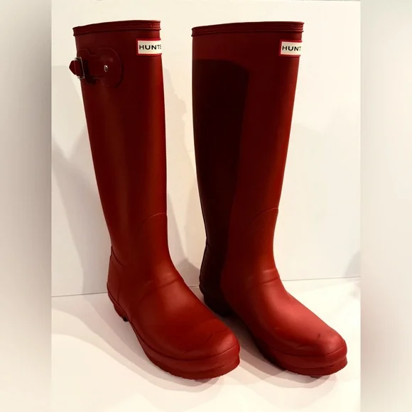 Hunter Women's Bold Red Rain Boots - Picture 3 of 12